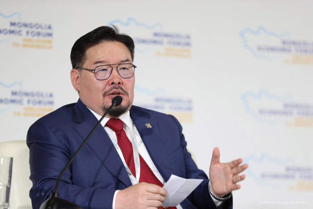 Газрын талаар 100 мянган иргэн дэмжсэн нийтийн өргөдөл анх удаагаа хууль болон батлагдлаа