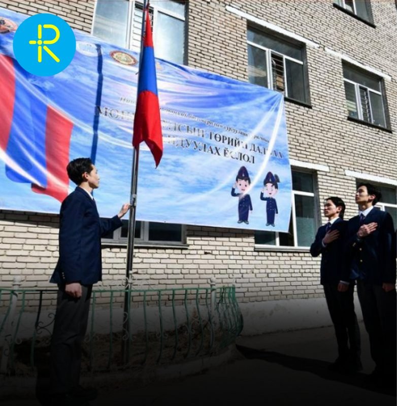 Нийслэлийн ЕБС-иудад төрийн далбаа мандуулах ёслолыг өнөөдөр нэгдсэн журмаар эхлүүлнэ