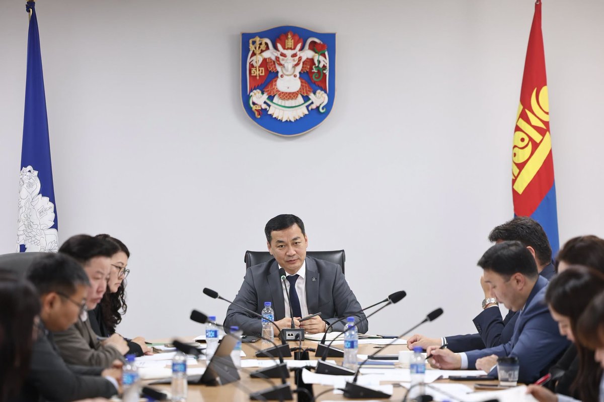 УИХ-аар “Улаанбаатар хотын 2040 он хүртэлх хөгжлийн ерөнхий төлөвлөгөө” батлагдах хүртэл нийслэлийн иргэнд шинээр газар олгохыг түр зогсоожээ