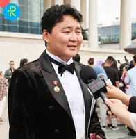УДБЭТ-ын гоцлол дуучин Ө.Цэрэнчунт Монгол Улсын гавьяат жүжигчин цол хүртлээ